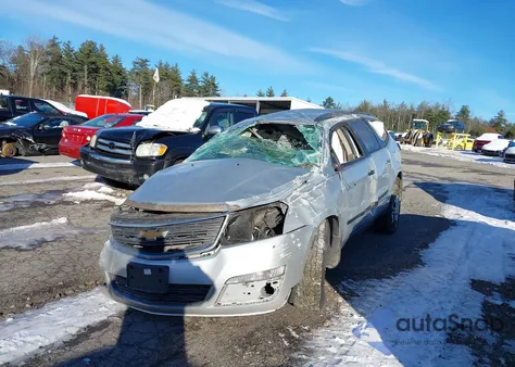 2015 Chevrolet Traverse Ls z USA, uszkodzony, nr VIN 1GNKRFED2FJ389909